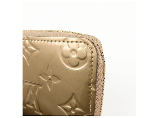 Louis Vuitton Monogram Vernis Leather Round Zippy Coin Case M90601 - vista 15
