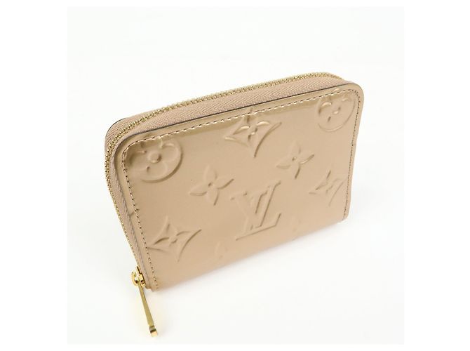 Louis Vuitton Monogram Vernis Leather Round Zippy Coin Case M90601 - vista 4