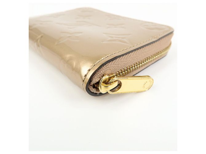 Louis Vuitton Monogram Vernis Leather Round Zippy Coin Case M90601 - vista 9