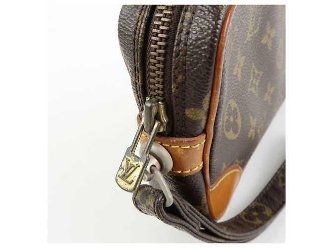 Borsa a pochette Louis Vuitton Monogram Marly Dragonne PM Brown M51827 - vista 17
