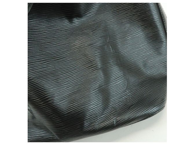 Borsa a tracolla Louis Vuitton Epi Petit Noe Noir Black M44102 - vista 15