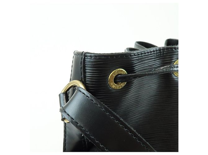 Borsa a tracolla Louis Vuitton Epi Petit Noe Noir Black M44102 - vista 16
