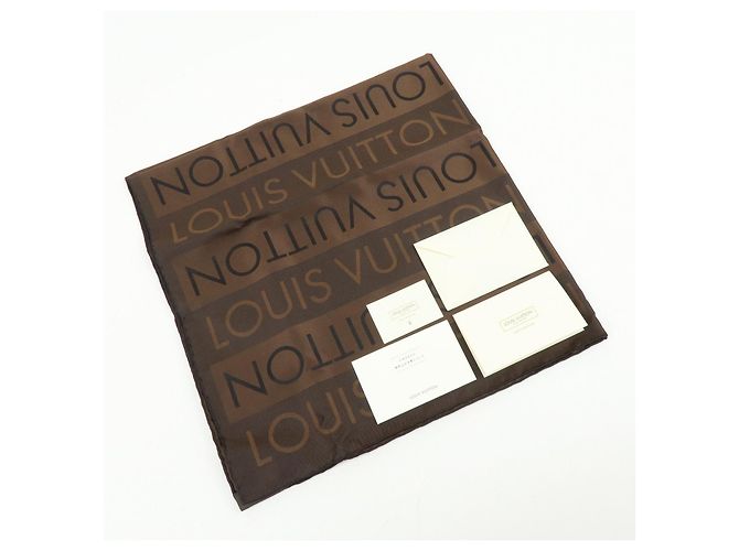 Sciarpa Louis Vuitton Logo Pattern 100% Seta Marrone 70×70 - vista 12