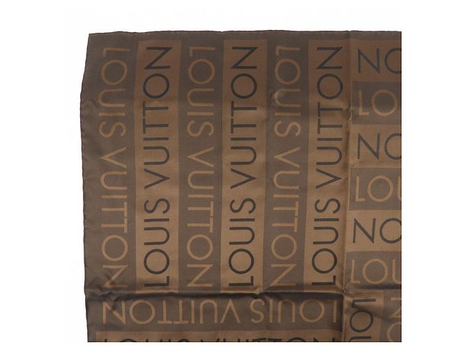 Sciarpa Louis Vuitton Logo Pattern 100% Seta Marrone 70×70 - vista 4