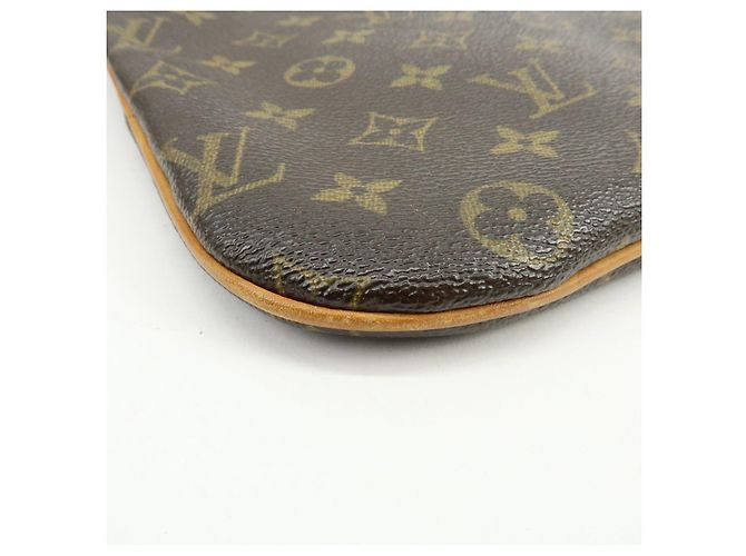 Louis Vuitton Monogram Pochette Bosphore Shoulder Bag M40044 - vista 13