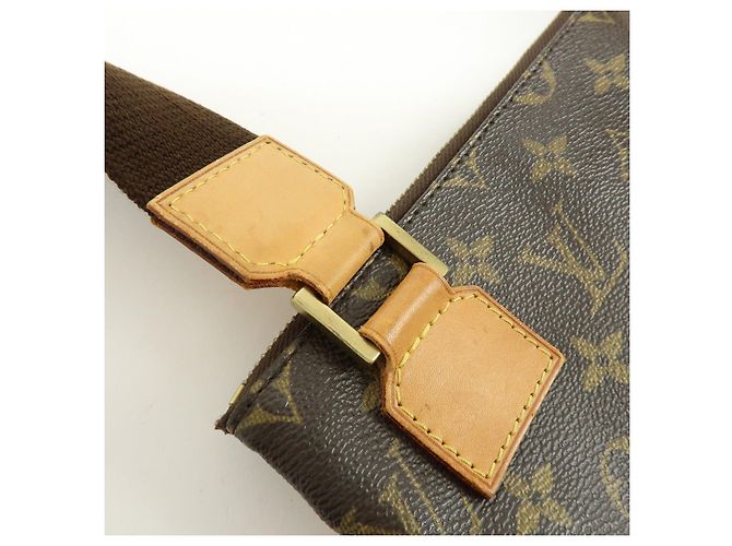 Louis Vuitton Monogram Pochette Bosphore Shoulder Bag M40044 - vista 9