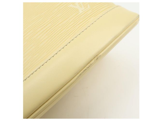 Borsa a mano Louis Vuitton Epi Alma in pelle Vanilla Light Yellow M5214A - vista 15