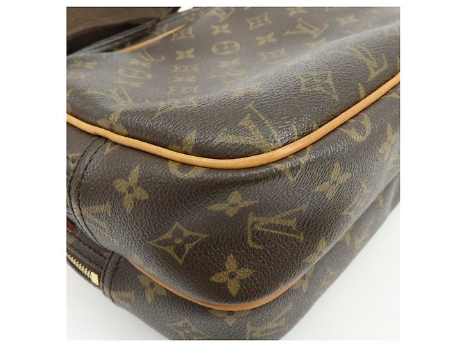 Borsa a tracolla Louis Vuitton Monogram Reporter PM Marrone M45254 - vista 11