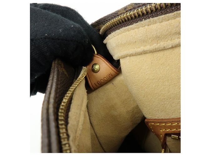Borsa a tracolla Louis Vuitton Monogram Looping GM Marrone M51145 - vista 24