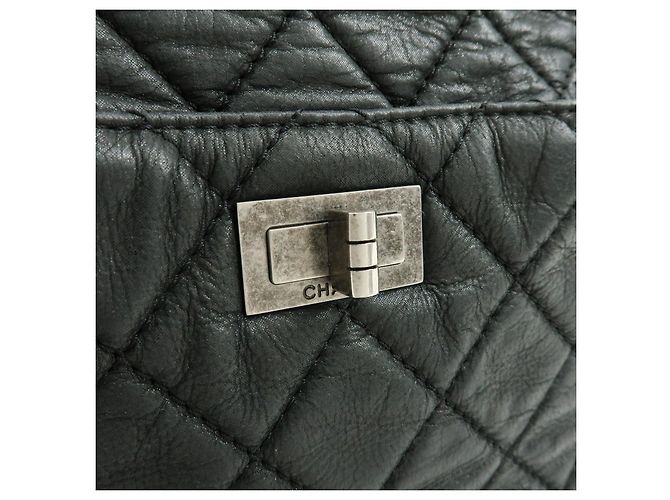 Borsa a tracolla e borsa a mano CHANEL 2.55 Matelasse in pelle di vitello con catena, Nero - vista 16