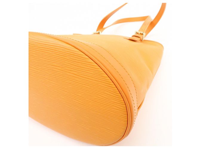 Louis Vuitton Epi Bucket PM Shoulder Bag Tote Bag Mandarin M5899H - vista 13