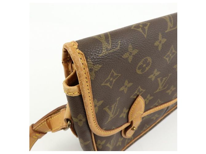 Borsa a tracolla Louis Vuitton Monogram Gibeciere MM M42247 - vista 13
