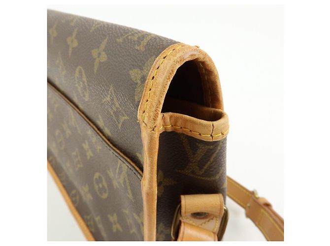 Borsa a tracolla Louis Vuitton Monogram Gibeciere MM M42247 - vista 15
