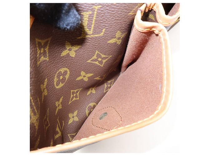 Borsa a tracolla Louis Vuitton Monogram Gibeciere MM M42247 - vista 22