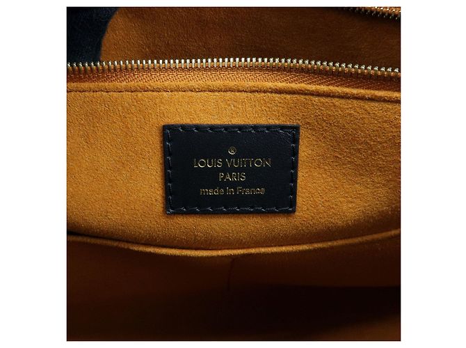Borsa a mano Louis Vuitton Monogram Empreinte On The Go MM Noir M45595 - vista 12