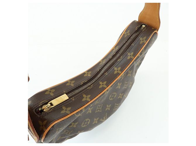 Borsa a tracolla Louis Vuitton Monogram Croissant MM in pelle Marrone M51512 - vista 19