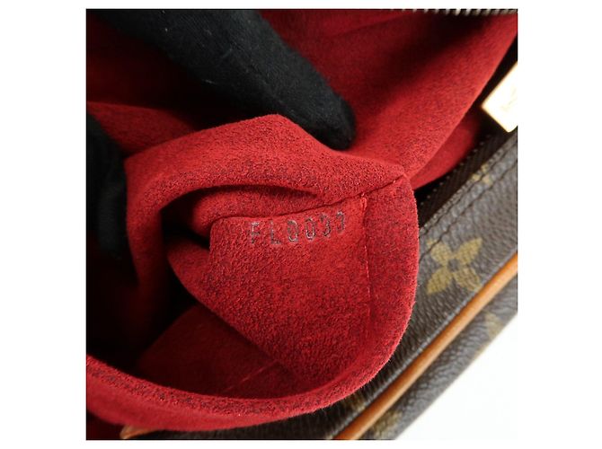 Borsa a tracolla Louis Vuitton Monogram Croissant MM in pelle Marrone M51512 - vista 22