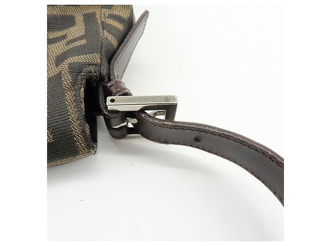 FENDI Mamma Baguette Borsa a tracolla in tela Zucca e pelle Marrone 26325 - vista 11