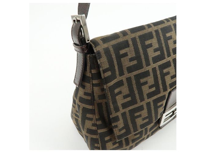 FENDI Mamma Baguette Borsa a tracolla in tela Zucca e pelle Marrone 26325 - vista 15