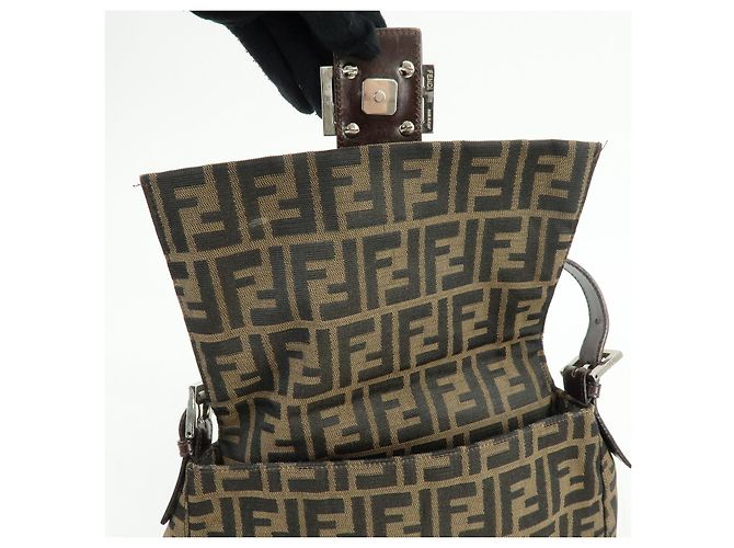 FENDI Mamma Baguette Borsa a tracolla in tela Zucca e pelle Marrone 26325 - vista 20