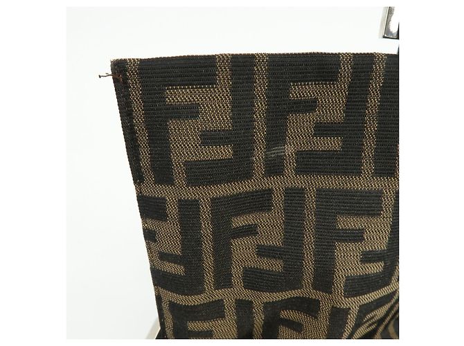FENDI Mamma Baguette Borsa a tracolla in tela Zucca e pelle Marrone 26325 - vista 21