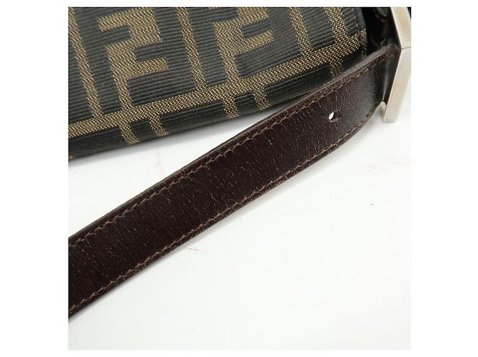 FENDI Mamma Baguette Borsa a tracolla in tela Zucca e pelle Marrone 26325 - vista 9