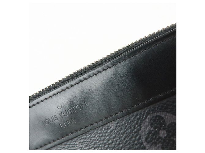 Louis Vuitton Monogram Eclipse Pochette Discovery PM M44323 - vista 15