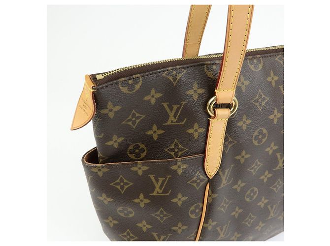 Borsa Tote Louis Vuitton Monogram Totally MM Borsa a Tracolla M56689 - vista 17
