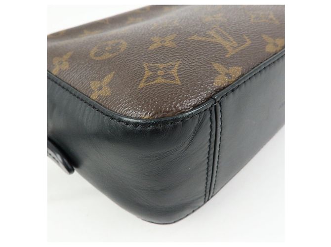 Borsa a tracolla Louis Vuitton Monogram Canvas Leather Saintonge M43555 - vista 14