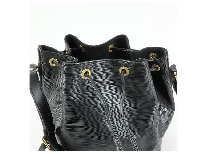 Borsa a tracolla Louis Vuitton Epi Petit Noe Noir Black M59012 - vista 15