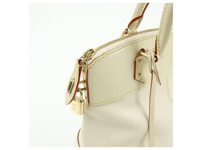 Borsa a mano Louis Vuitton Suhari Lock It PM Blanc M91887 - vista 14