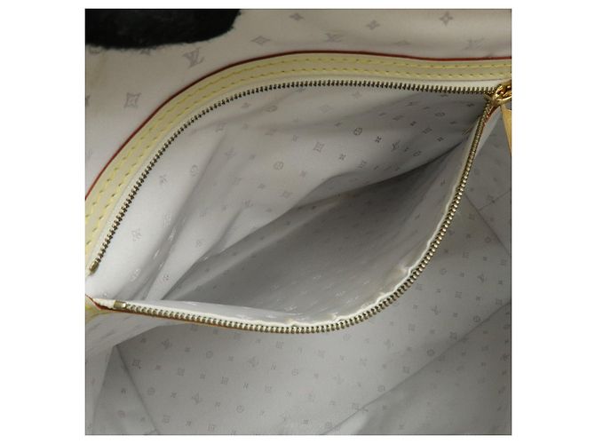 Borsa a mano Louis Vuitton Suhari Lock It PM Blanc M91887 - vista 21