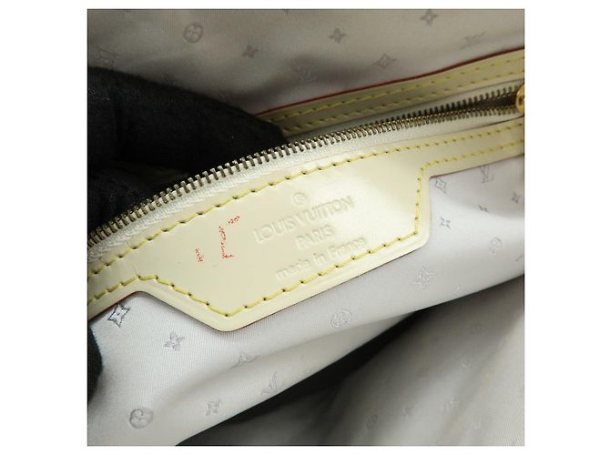 Borsa a mano Louis Vuitton Suhari Lock It PM Blanc M91887 - vista 23