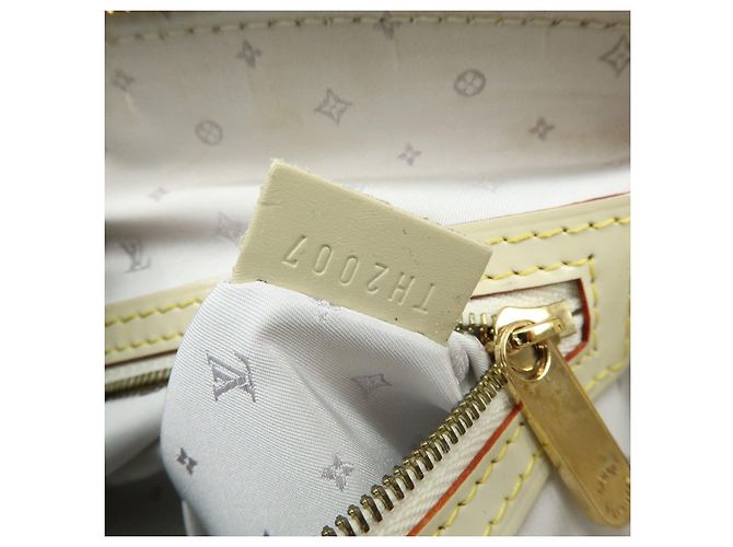 Borsa a mano Louis Vuitton Suhari Lock It PM Blanc M91887 - vista 24
