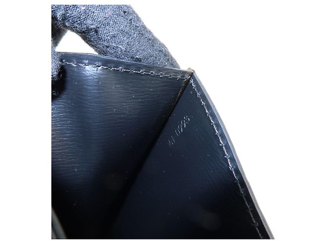 Borsa a tracolla Louis Vuitton Epi Freerun in pelle Noir Black M52402 - vista 24