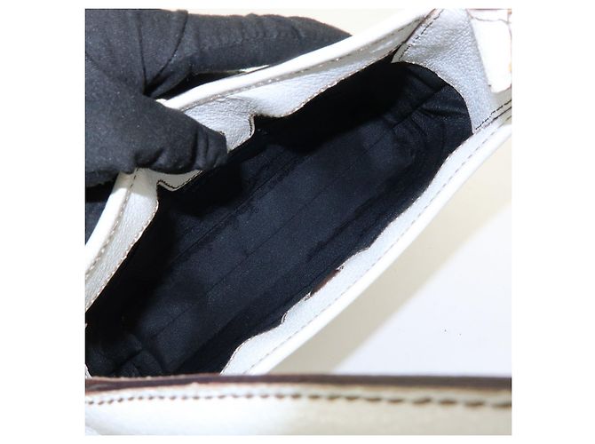 Salvatore Ferragamo Borsa a tracolla e borsa a mano Ferragamo in pelle Bianca - vista 21