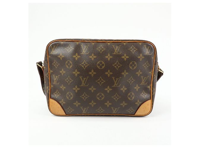 Louis Vuitton Monogram Nile Shoulder Bag Crossbody Bag M45244 - vista 2