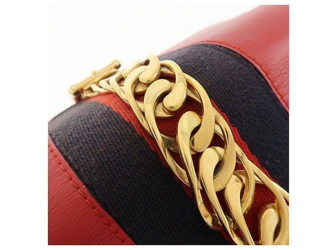 GUCCI Sylvie Sherry Mini Borsa a Tracolla in Pelle con Catena Rosso e Blu Navy 494646 - vista 13