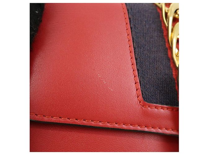GUCCI Sylvie Sherry Mini Borsa a Tracolla in Pelle con Catena Rosso e Blu Navy 494646 - vista 14