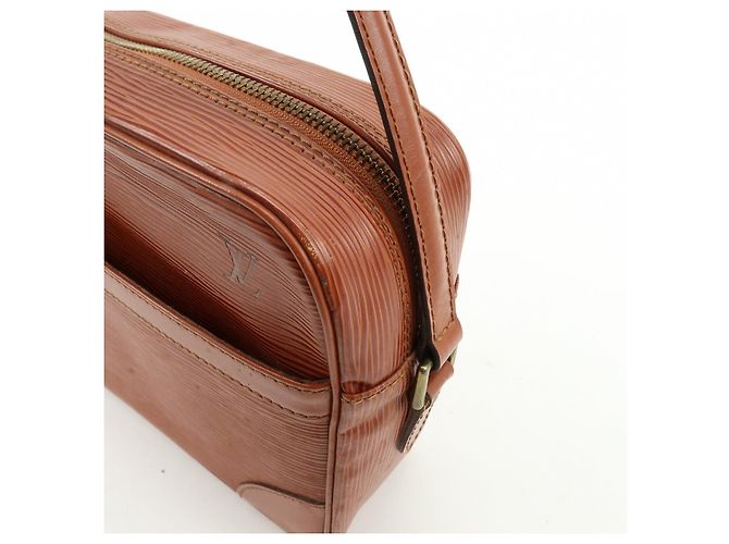 Borsa a Tracolla Louis Vuitton Epi Trocadero 24 Marrone M52313 - vista 14
