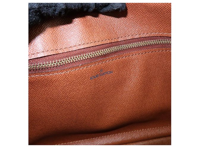 Borsa a Tracolla Louis Vuitton Epi Trocadero 24 Marrone M52313 - vista 23