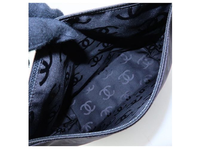 Borsa a tracolla e tote CHANEL COCO Mark Wild Stitch in pelle scamosciata Nero - vista 18