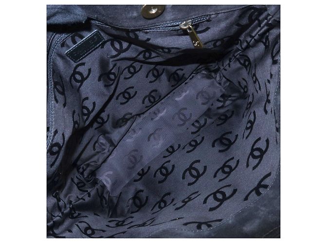 Borsa a tracolla e tote CHANEL COCO Mark Wild Stitch in pelle scamosciata Nero - vista 19