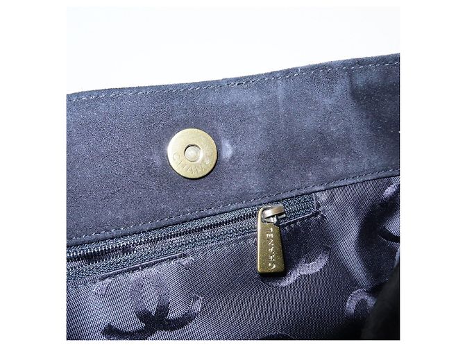 Borsa a tracolla e tote CHANEL COCO Mark Wild Stitch in pelle scamosciata Nero - vista 20