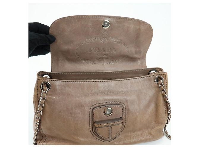 Borsa a spalla in pelle con patta anteriore e catena PRADA Borsa a mano Marrone B4659C - vista 17