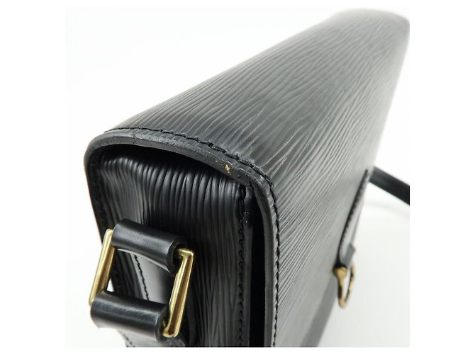 Saint-Cloud Borsa a tracolla Louis Vuitton Epi Saint Cloud Black Noir M52192 - vista 17