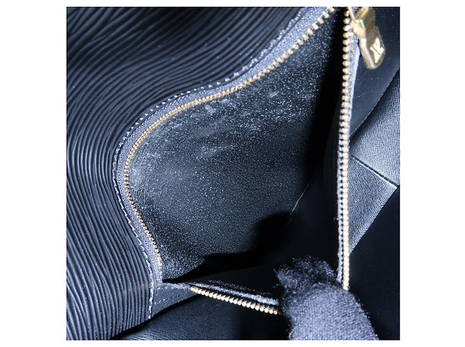 Saint-Cloud Borsa a tracolla Louis Vuitton Epi Saint Cloud Black Noir M52192 - vista 21