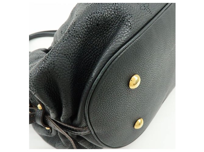 Borsa a tracolla e borsa a mano Louis Vuitton Monogram Mahina L Noir M95765 - vista 10