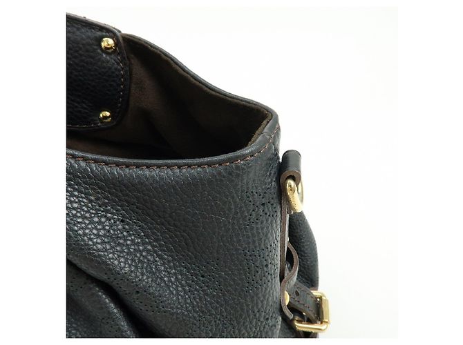 Borsa a tracolla e borsa a mano Louis Vuitton Monogram Mahina L Noir M95765 - vista 14