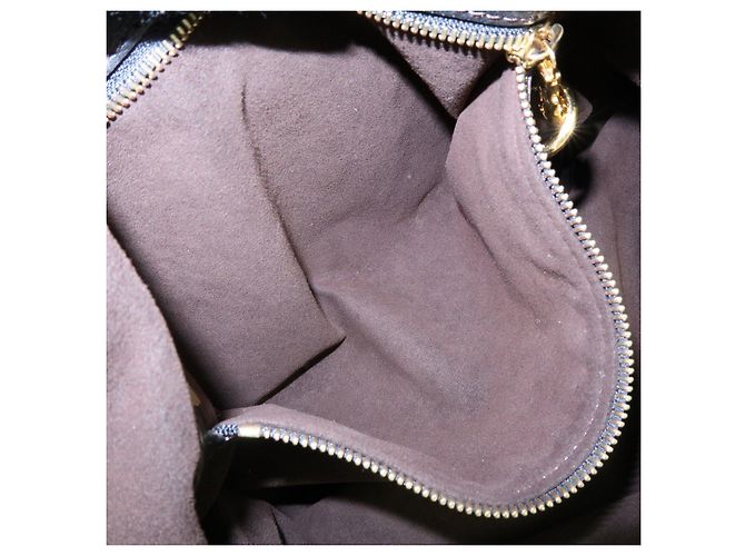 Borsa a tracolla e borsa a mano Louis Vuitton Monogram Mahina L Noir M95765 - vista 20